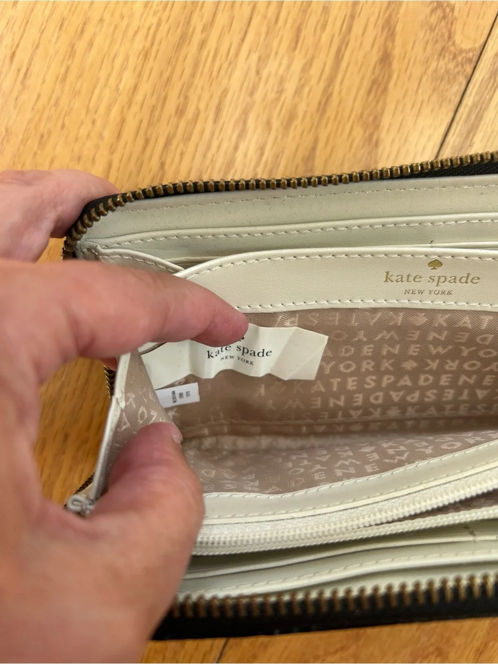 Kate Spade WLRU1444 Metro Spade Neda Continental Wallet Black Patent Cream